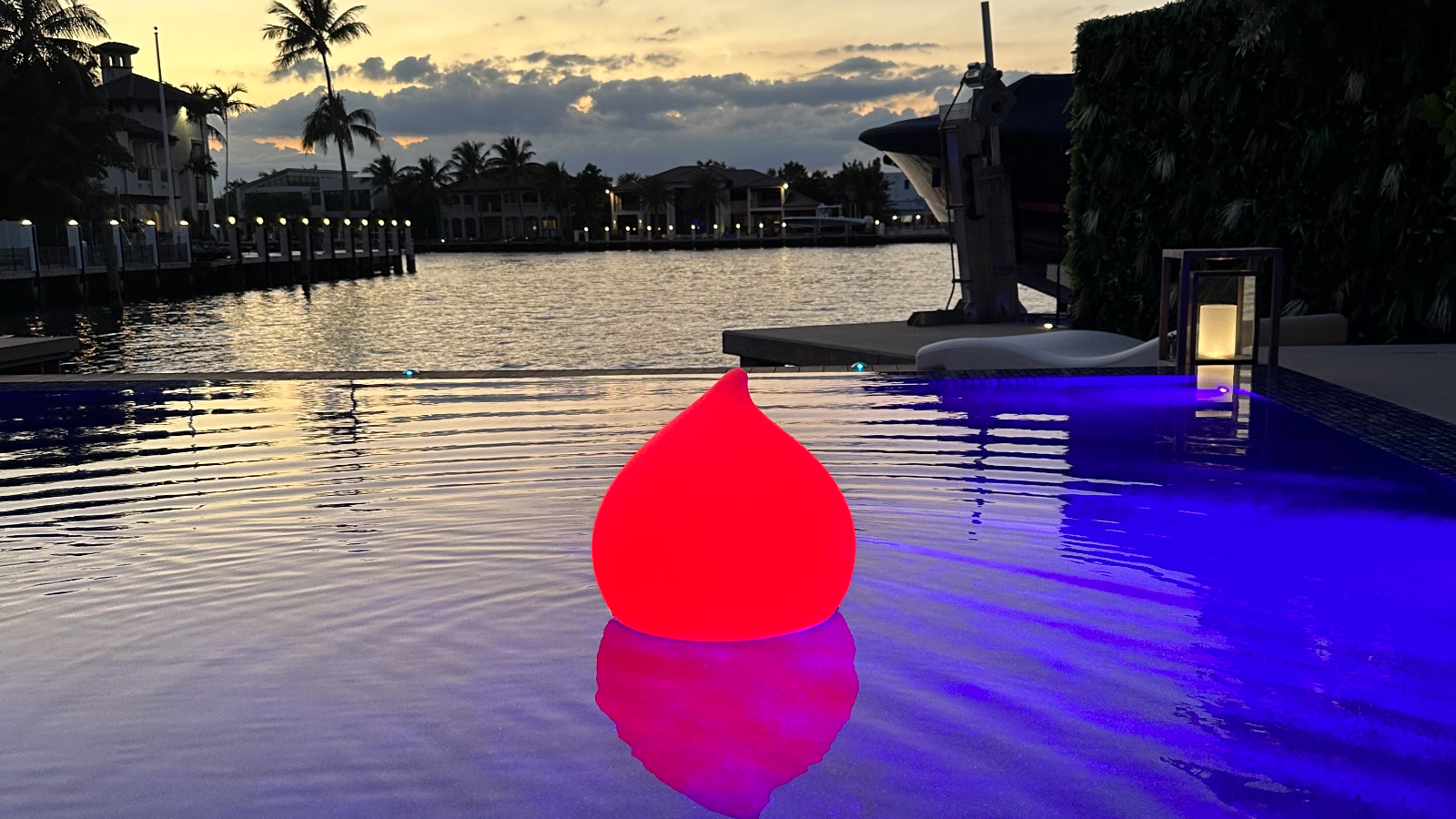 Dew LED Lamp
