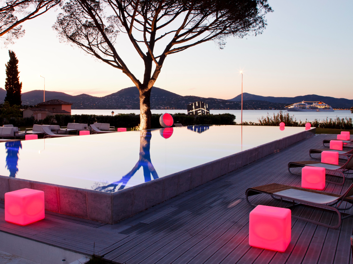 Cube LED Outdoor Lamp