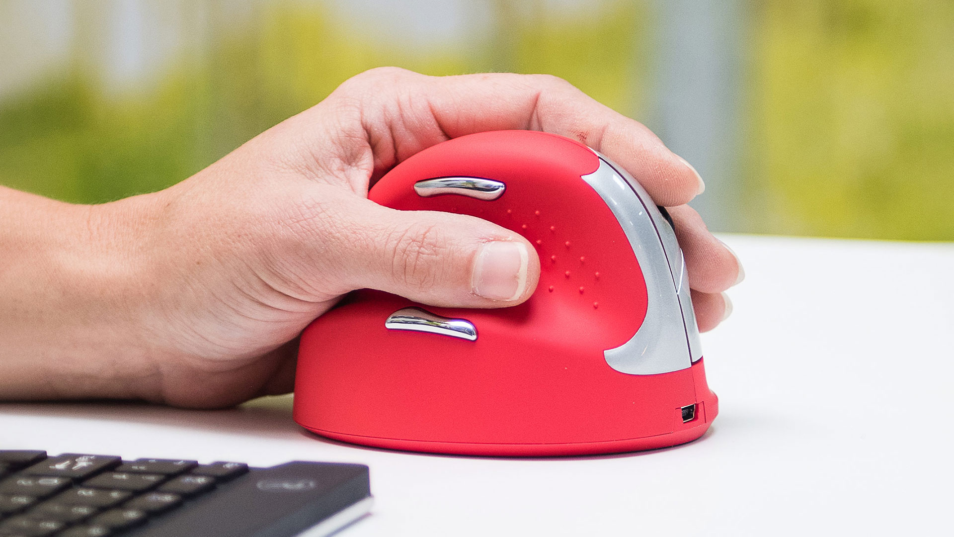 R-Go HE Bluetooth Mouse is an ergonomic vertical mouse